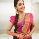 Smruthi Venkat Instagram - #lovefortraiditional#saree#bridaljewelry#longhairlove!!