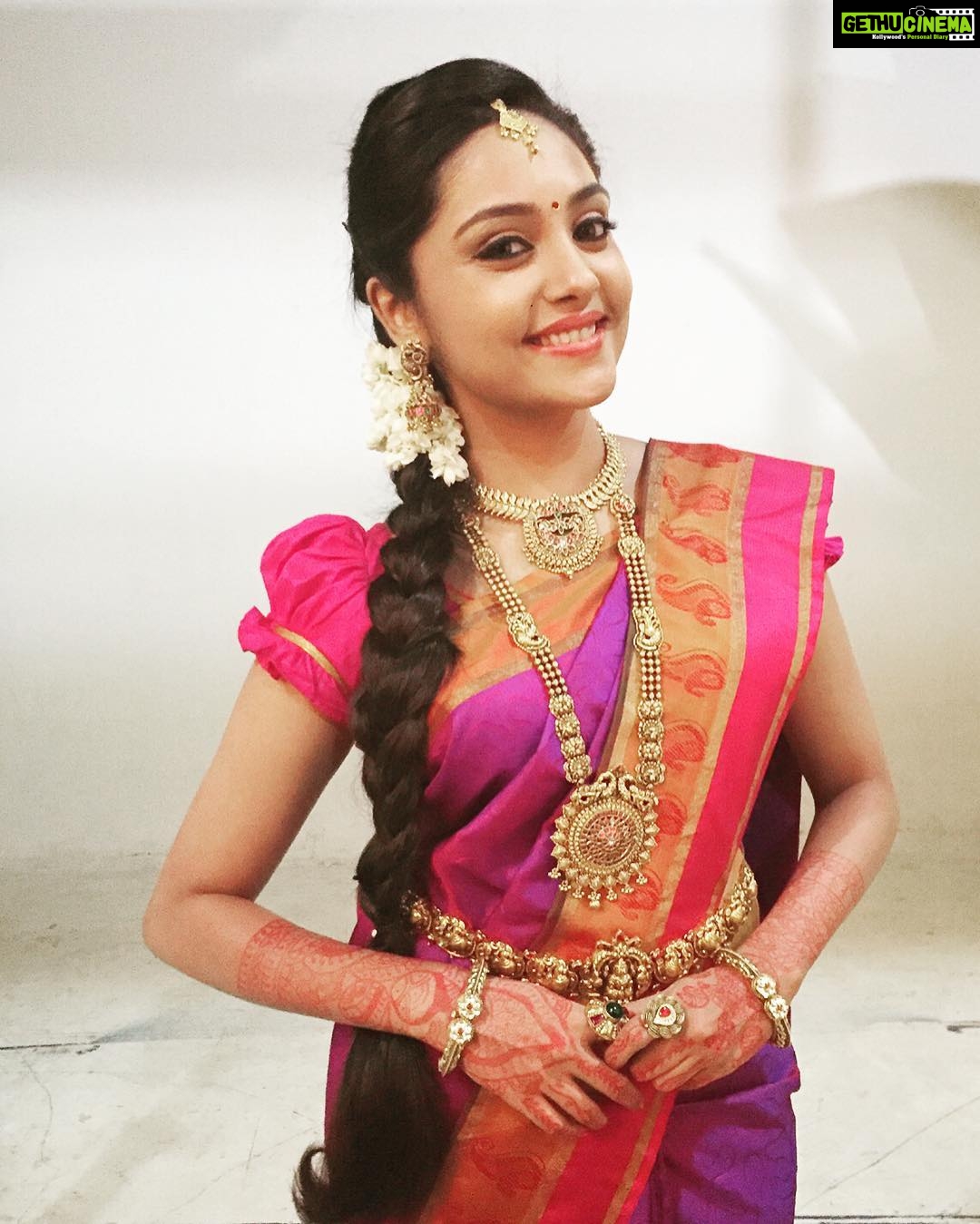 Smruthi Venkat Instagram - #lovefortraiditional#saree#bridaljewelry#longhairlove!!