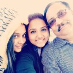 Smruthi Venkat Instagram - happy fathers day :) we loveeee u daddy♥♥♥♥