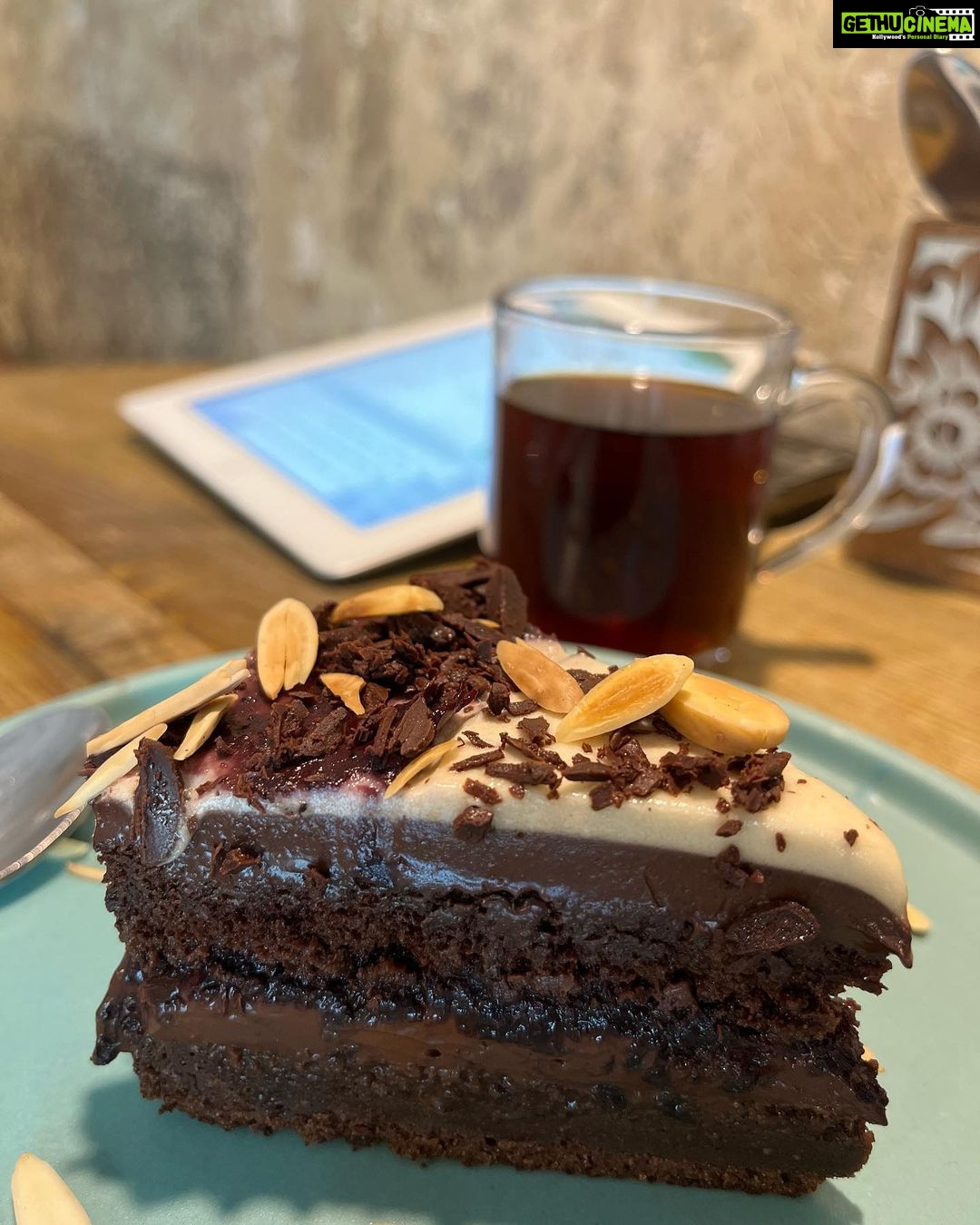 Sneha Ullal Instagram - No animals were harmed to make this food.Harmless choices #snehaullal #vegan #plantbased #harmlesschoices Mumbai - मुंबई