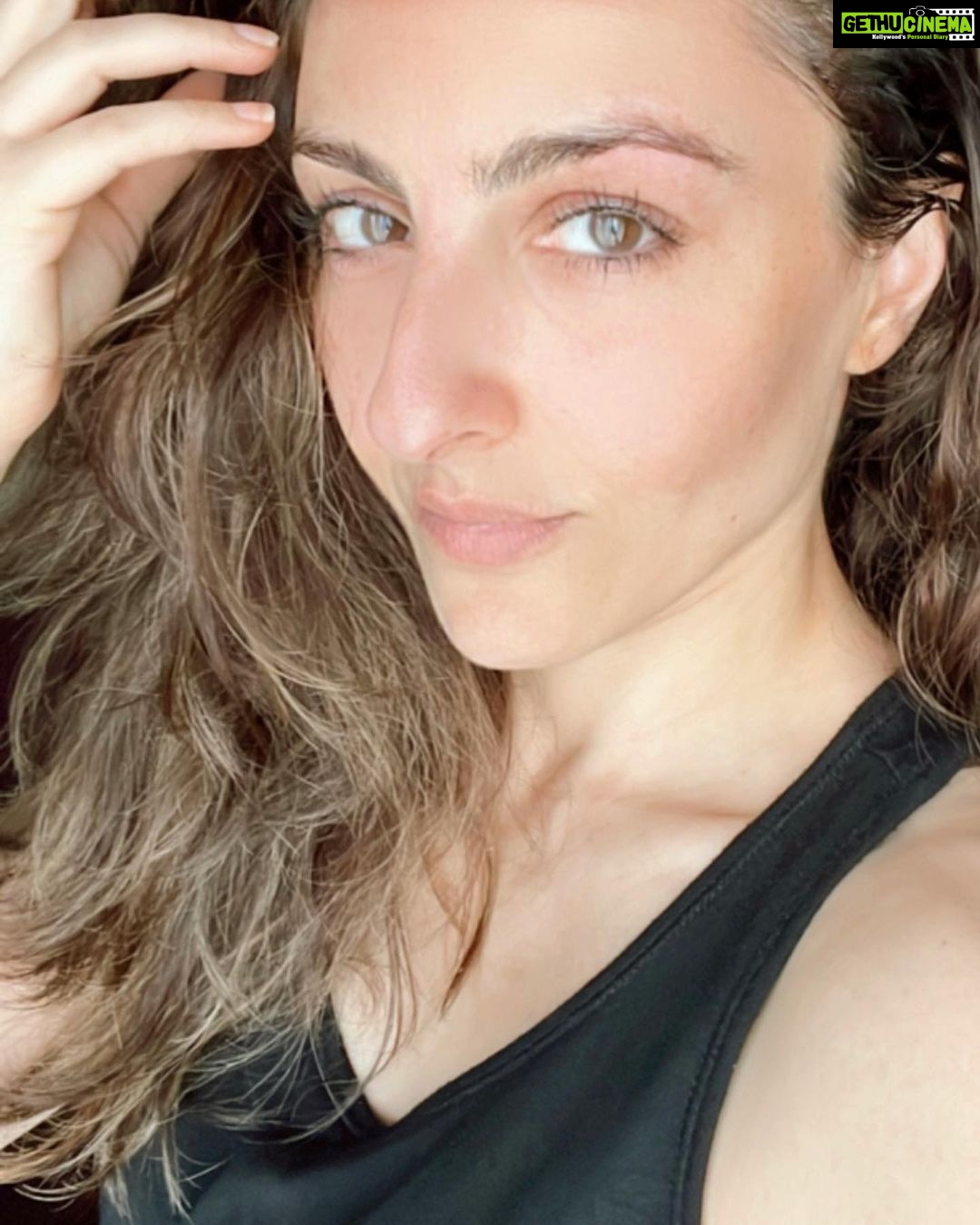 Soha Ali Khan Instagram - Post run fun 🤩