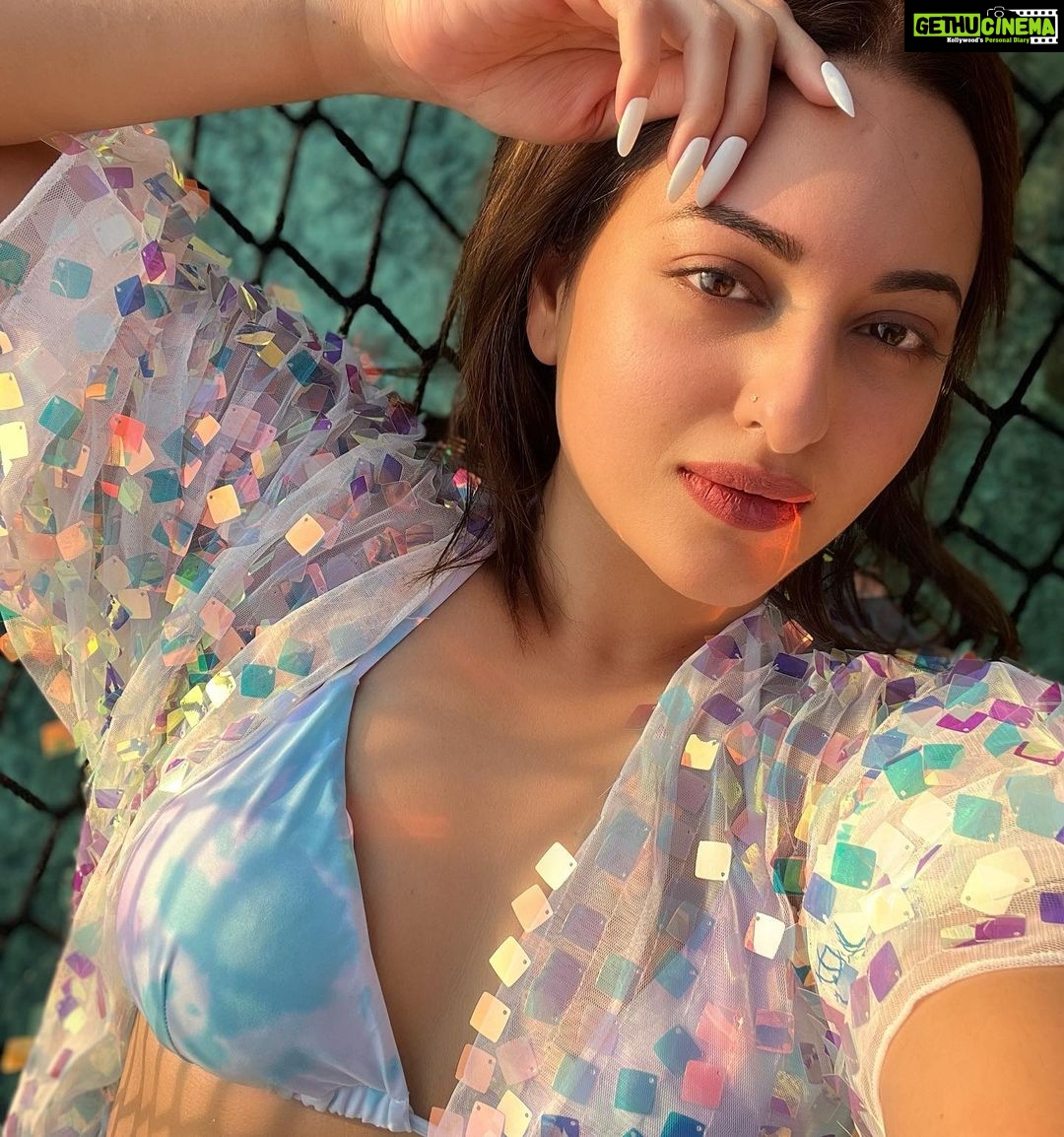 Actress Sonakshi Sinha HD Photos and Wallpapers July 2022 - Gethu Cinema