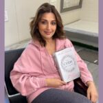 Sonali Bendre Instagram - Hello fellow readers! Life has been a bit of a whirlwind in the past couple of months. While I'm grateful for all the shoot days, I did miss reading in a leisurely manner! But now that I've got some free time on hand, I can't wait to dive into the next book of the month - The Code Breaker by Walter Isaacson. I was gifted this book by a follower of SBC, @mourya, a talented photographer who I worked with on a project. He highly recommended the book and after reading the synopsis, I was indeed very intrigued... so here we are! Named Best Book of 2021 by Bloomberg BusinessWeek, Time and The Washington Post, The Code Breaker revolves around how Nobel Prize winner Jennifer Doudna and her colleagues launched a revolution that allows us to cure diseases, fend off viruses and have healthier babies. It's the story of CRISPR, an easy to use tool that can edit DNA, and it's opened a brave new world of medical miracles and moral questions. It's an examination of how life as we know it is about to change - and a brilliant portrayal of the woman leading the way. I can't wait to begin reading it, and I hope to see you at the book discussion! #SBCBookOfTheMonth #Reels #ReelItFeelIt #Bookstagram #ReelsInstagram #Books