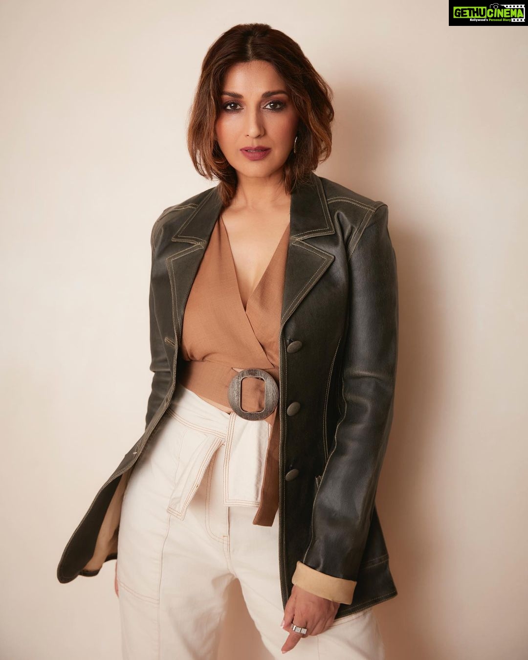 Sonali Bendre Instagram - Wearing this 20-year-old jacket and it’s safe to say… both of us have aged well 😌😉 . . . #Vintage #Reuse #SustainableFashion #UpcycledClothing #OldIsGold #ReuseRevolution