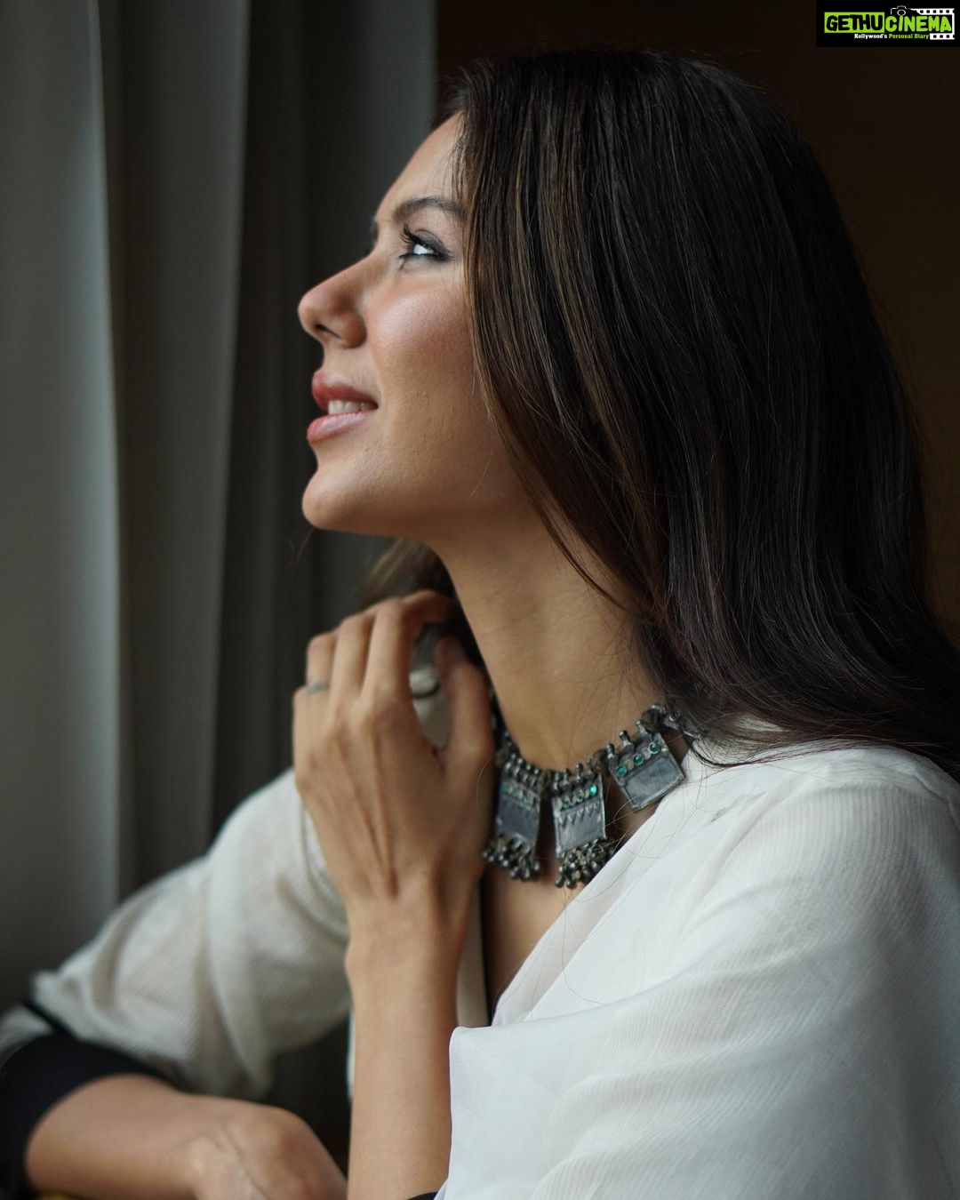 Sonam Bajwa Instagram - Me sitting next to the window when it’s raining outside 🤍