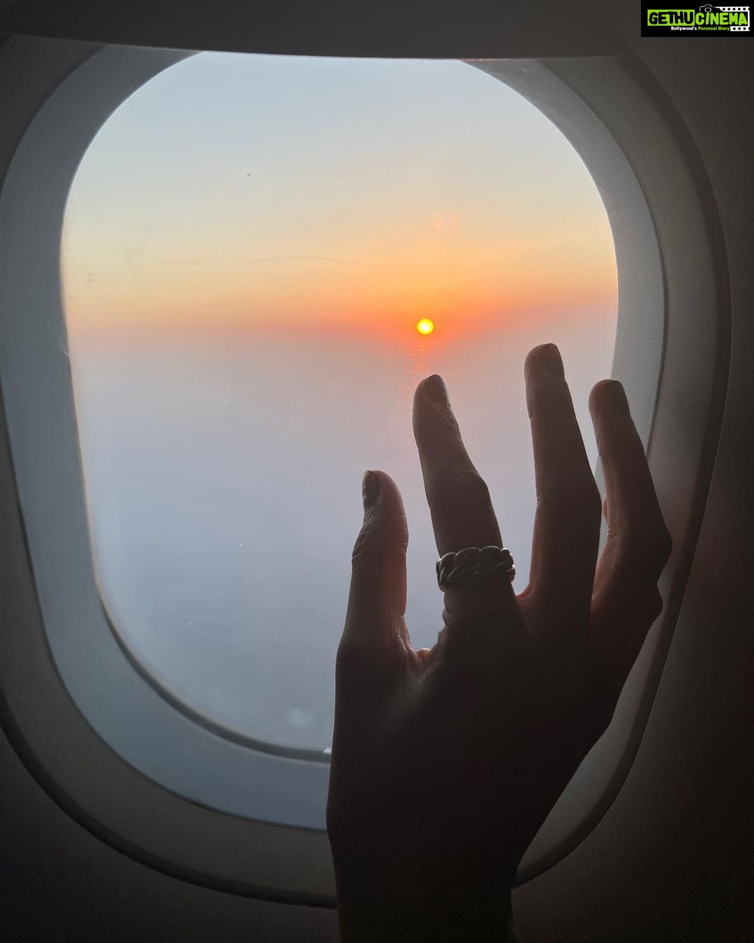 Sonam Bajwa Instagram - 𝓐𝓷𝓭 𝓼𝓱𝓮 𝓷𝓸 𝓵𝓸𝓷𝓰𝓮𝓻 𝓯𝓮𝓪𝓻𝓮𝓭 𝓯𝓸𝓻 𝓽𝓸𝓶𝓶𝓸𝓻𝓻𝔀 🤍