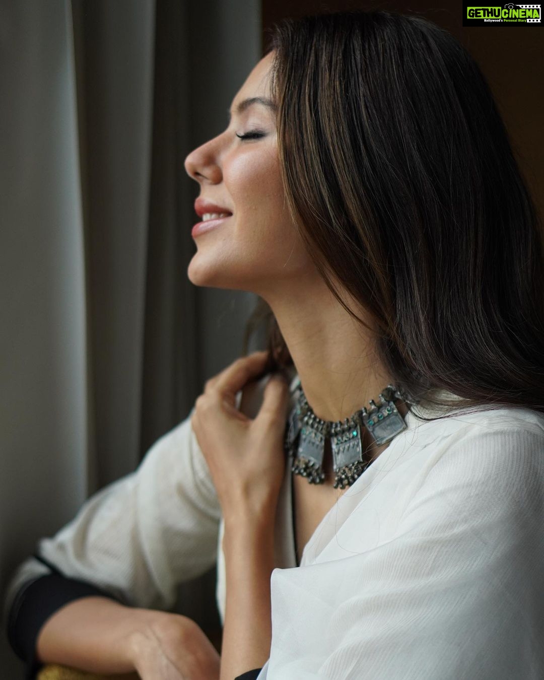 Sonam Bajwa Instagram - Me sitting next to the window when it’s raining outside 🤍