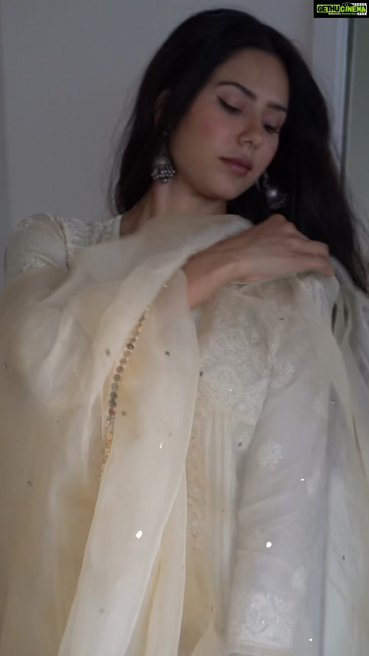 Sonam Bajwa Instagram - Musafira ❤️ Which is your favourite song from Sherbagga??