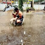 Sonu Sood Instagram - My new friend … all thanks to mumbai rains🤍
