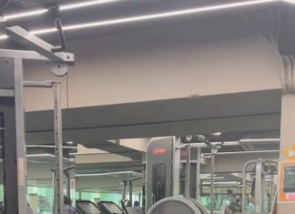 Sophie Choudry Instagram - What doesn’t break you makes you stronger✌🏼💪🏼 #fridayfitness #fitnessmotivation #fitnessgoals #tgif #pushyourself #gymgirl #friyay #breakmysoul #sophiechoudry
