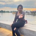 Sreemukhi Instagram - Day 3 🖤 Making some amazing memories! 🖤 People, food, travel, meaningful conversations! ☺️ #sreemukhi #washingtondc #wharfwashingtondc #happy The Wharf