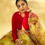 Sreemukhi Instagram - SAREGAMAPA ❤️✨ Styling @hemamanohar1 Outfit @anika_label Earrings @bcos_its_silver PC @chinthuu_klicks Make up @nookesh.malla Hair @shivaji_makeup_studios #sreemukhi #saregamapa #zeetelugu