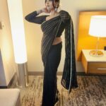 Sreemukhi Instagram - Love for sarees 🖤✨ For Chicago’s show! ☺️ Styling @hemamanohar1 Saree- @cinderellaclosethyd Earrings @aanvitrends Make up n hair - me me me :) #sreemukhi #NRIVA #chicago #usdiaries Renaissance Schaumburg Convention Center Hotel