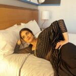 Sreemukhi Instagram - Love for sarees 🖤✨ For Chicago’s show! ☺️ Styling @hemamanohar1 Saree- @cinderellaclosethyd Earrings @aanvitrends Make up n hair - me me me :) #sreemukhi #NRIVA #chicago #usdiaries Renaissance Schaumburg Convention Center Hotel