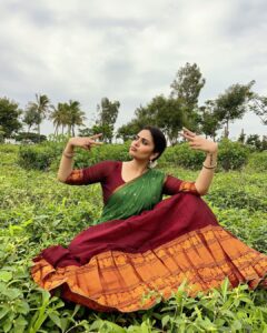 Sreemukhi Instagram - Just some “ ME TIME “ at shoot today!❤️ Fresh from the farms! 😍🥰 Some more pics coming up on stories! 😬 Outfit @diva_designer_studio_ PC @nookesh.malla #shoots #sreemukhi #metime