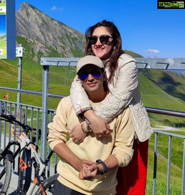 Sridevi Vijaykumar Instagram - Little moments ❤️ Big memories ❤️ #holiday#favouritedestination#myfamily#switzerland#mountains#memoriesforlife#happyfamily#togetherforever#love#live#laugh#withmyfavorites#enjoylife#behappy#vacation#holidayvibes#littlethingsmatter#europe#switzerland🇨🇭