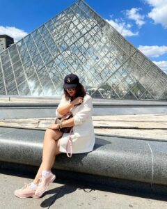 Sridevi Vijaykumar Instagram - Do more of what makes you happy 🤗❤️ #paris#parisfrance#parisdiaries#Europe#behappy#enjoythelittlemoments#makememories#allthatmatters#thankyougod#holiday#travel#smile#live#love#laugh#haveagoodday