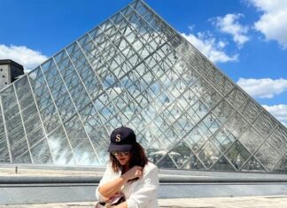 Sridevi Vijaykumar Instagram - Do more of what makes you happy 🤗❤️ #paris#parisfrance#parisdiaries#Europe#behappy#enjoythelittlemoments#makememories#allthatmatters#thankyougod#holiday#travel#smile#live#love#laugh#haveagoodday