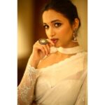 Srinidhi Ramesh Shetty Instagram - 💌👻 . . . . . . . . . . . . Styled by my favs @ashwin_ash1 & @hassankhan_3 Saree @kavithaguttaofficial Jewellery @abhilasha_pret_jewelry Makeup @makeupwithshruthi Hairstyling @suganthi.themua Saree draping @saisubha_hairstylist Photography @camerasenthil