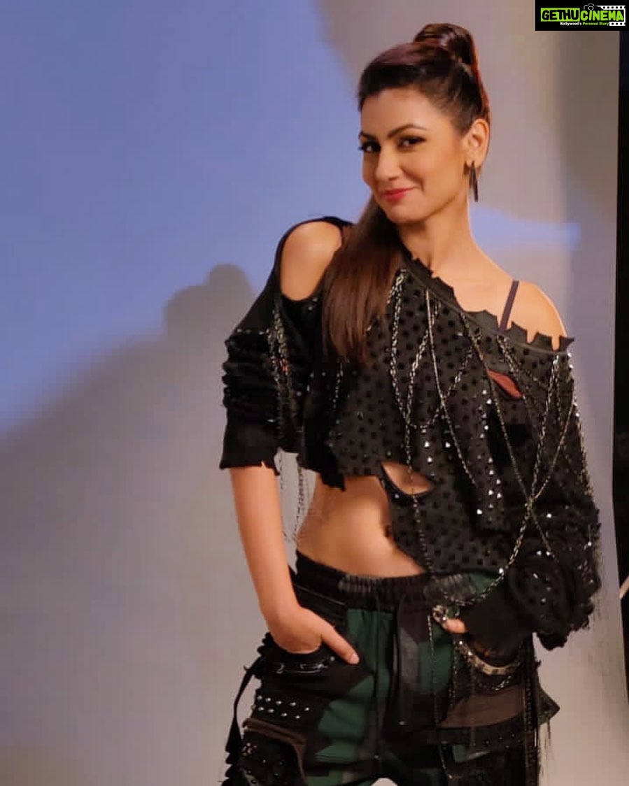 Sriti Jha - 153.6K Likes - Most Liked Instagram Photos