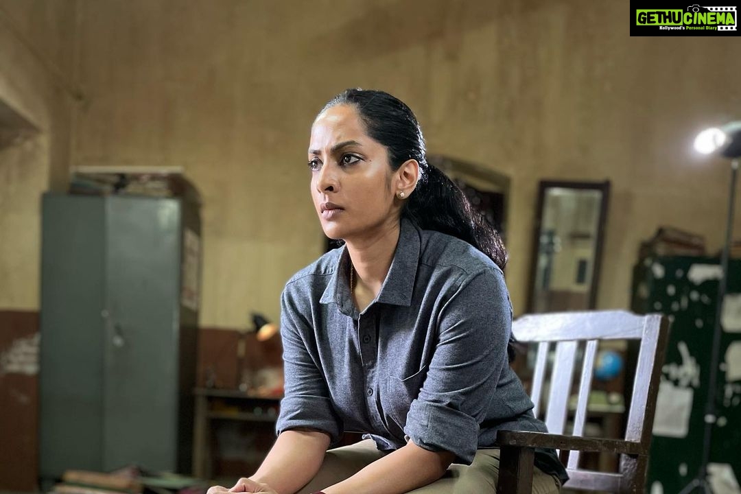 Sriya Reddy Instagram - Becoming #ReginaThomas…It has been 30 days since #Suzhal went live on @primevideoin, yet the memories are still fresh! @pushkar.gayatri @wallwatcherfilms @kathir_l @aishwaryarajessh @radhakrishnan_parthiban @brammaofficial @anucharan.m