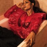 Sriya Reddy Instagram - Muse : @sriya_reddy Makeup : @makeupbyurmikaur Location : @tajlandsend #southindianactress #movies #promotion #amazonprime #fashion #bathtub #followforfollowback #beauty #actress #bollywood #movies #cinemaa Taj Lands End, Mumbai