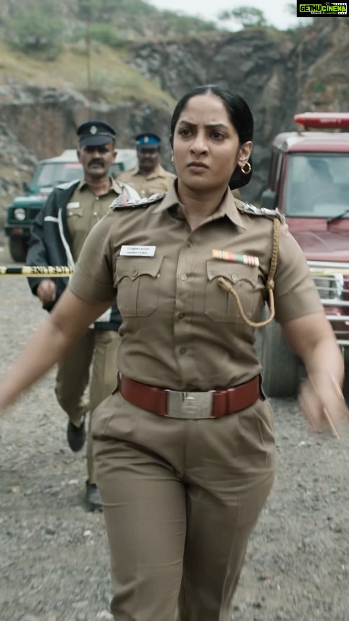 Sriya Reddy Instagram - Don’t spill it or spoil it for anyone 🤫 #Suzhal, New Series on @primevideoin #SuzhalTheVortex #SuzhalOnPrime @pushkar.gayatri @wallwatcherfilms @kathir_l @aishwaryarajessh @radhakrishnan_parthiban @brammaofficial @anucharan.m @nivedhithaa_sathish @gopika_ramesh_ @naanungalfj @mukes47 @samcsmusic @editorrichardkevin.a @arunkumarkb6 @gowthamselvarajs @guha812 @dineshsubbarayan @dhilipsubbarayan @srikrish_choreographer @sync.cinema @poornima_ramaswamy