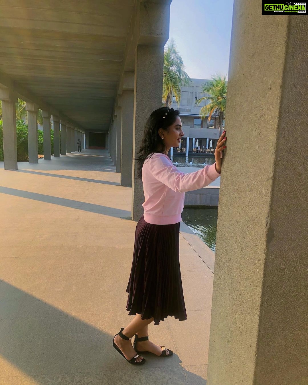 Srushti Dange Instagram - Wear pink 🌸 and make the them Wink 😉 🌈🍭