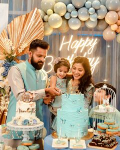 Sshivada Instagram - Thankyou soo much for all your lovely wishes for our little princess...Lots of love and hugs from Arundhathi 😍🥰🤗 Photography : @tibinaugustinephotography Outfit : @anuthreadsbridalstudio @aiwasilks Styling : @joe_elize_joy @styyledbyjoe MUA : @sajeesh_s_0619_make_over @vineesh_rajan Decor : @make_of_day_events Cake : @torta_kochi Cake & dessert table : @whisk_n_frost Return Favours : @craftopia_jj Venue : @kochimarriott #allaboutlastnight #Arundhathi #birthdayparty #celebrations #hapiness #arundhathiturns3 #mylittleprincess #family #cakesanddecoration #birthdaycake #funtime #familyandfriends