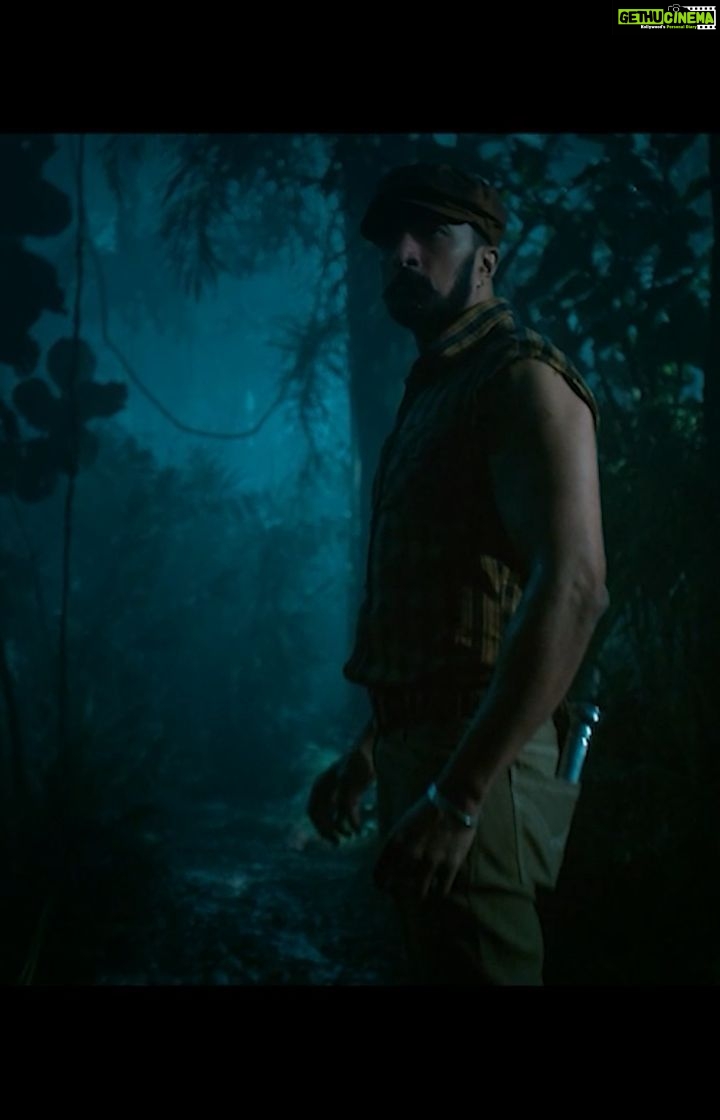 Sudeep Instagram - I cal him The stylist,,,who stylized #VikrantRona.... Our Editor Ashik Kusugolli. #VRin3D #VRonJuly28 @anupsbhandari @jack_manjunath_ @nirupbhandari @jacquelinef143 @neethaashok01 @ashik_kusugolli @b_ajaneesh @laharimusic @williamdaviddop @alankar.pandian @dqsalmaan @dqswayfarerfilms @shalinisanal_shaliniartss @shivakumarart @alwaysjani @shaliniartss @kichcha_creatiions_official @4seasonscreationsas @mysorestudiohouse @SKFilmsOfficial @tseries.official @zeestudiosofficial @zeekannada @pvrpictures @Onetwenty8media @kaanistudio @the_biglittle
