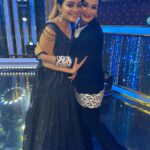 Suja Varunee Instagram - ♥️ Look who dropped in at my BB Jodigal 2 set… My gorgeous friend @jananihere_ ❤️ All the best for her new film ❤️ Stay tuned for our new concept from Next week Sunday on BBjodigal ⭐️👍 #jananniiyer #bbjodigal2 #bbjodigal #bb #dance EVP Film City