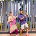 Suja Varunee Instagram - Super cool track, can't stop dancing to it ❤️ #VikrantRona in theatres from 28th July! #RaRaRakkamma #VikrantRona 🔥 #VRin3d #VRonjuly28 @kichchasudeepa @jacquelinef143 @zeestudiosofficial Chennai, India