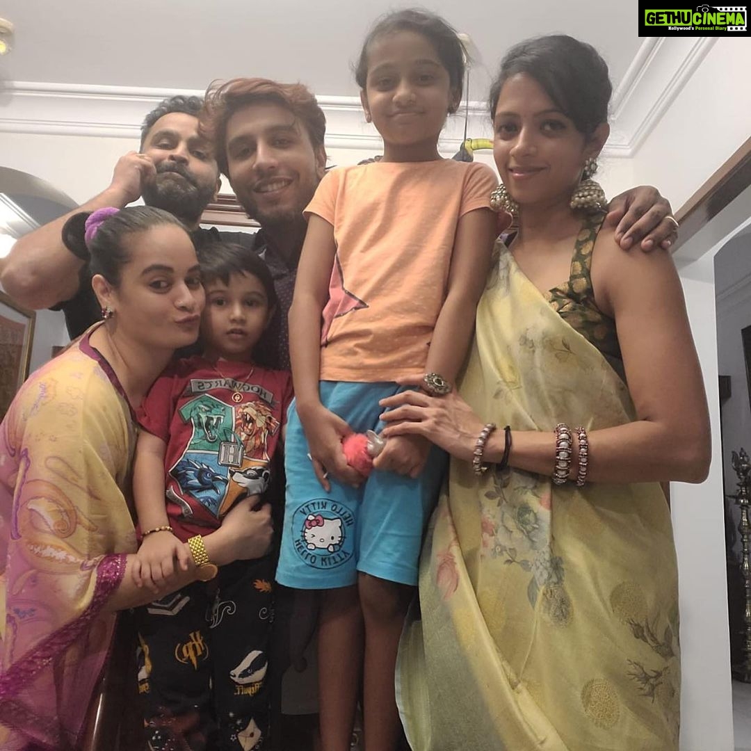 Suja Varunee Instagram - ❤️ You guys are the true meaning of “ Friends like Family”. ♥️ Thanks to my husband for giving me such an awesome family 🤗🥰 Happy birthday @idoctorg Anna, You are always caring, loving and a humble being! You are an inspiration! May god bless you with good health and wealth ❤️ Love you Anna 🤗 #friendslikefamily #friendsforever #loveyouall Chennai, India