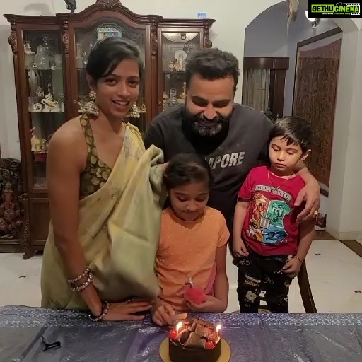 Suja Varunee Instagram - ❤ You guys are the true meaning of “ Friends like Family”. ♥ Thanks to my husband for giving me such an awesome family 🤗🥰 Happy birthday @idoctorg Anna, You are always caring, loving and a humble being! You are an inspiration! May god bless you with good health and wealth ❤ Love you Anna 🤗 #friendslikefamily #friendsforever #loveyouall Chennai, India