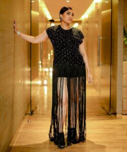 Swara Bhaskar Instagram - Something about black makes me feel unstoppable! 🖤🐆 ✨ #gameface An evening in #delhi for @travelandleisureindia . Outfit: @rohitgandhirahulkhanna Jewels: @latique.in Shoes: @calvinklein . Styled by: @prifreebee HMU: @kaushikanu @anukaushikstudio Pics : Jayesh Pawar @blueapple_digimedia PR: @kpublicity Pullman New Delhi Aerocity