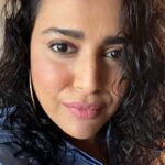 Swara Bhaskar Instagram - The amazing @saracapela came home and told me I was doing my under eyes wrong and taught me a better way.. tried that today 🤓🤗💛