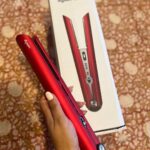 Swara Bhaskar Instagram - I love my curly hair but it doesn’t hurt to try something new😅 Loving the Dyson Corrale hair straightener It’s cordless, easy to use and doesn’t cause extreme heat☺️ @dyson_india #DysonIndia#DysonHair#gifted With @stylistsony