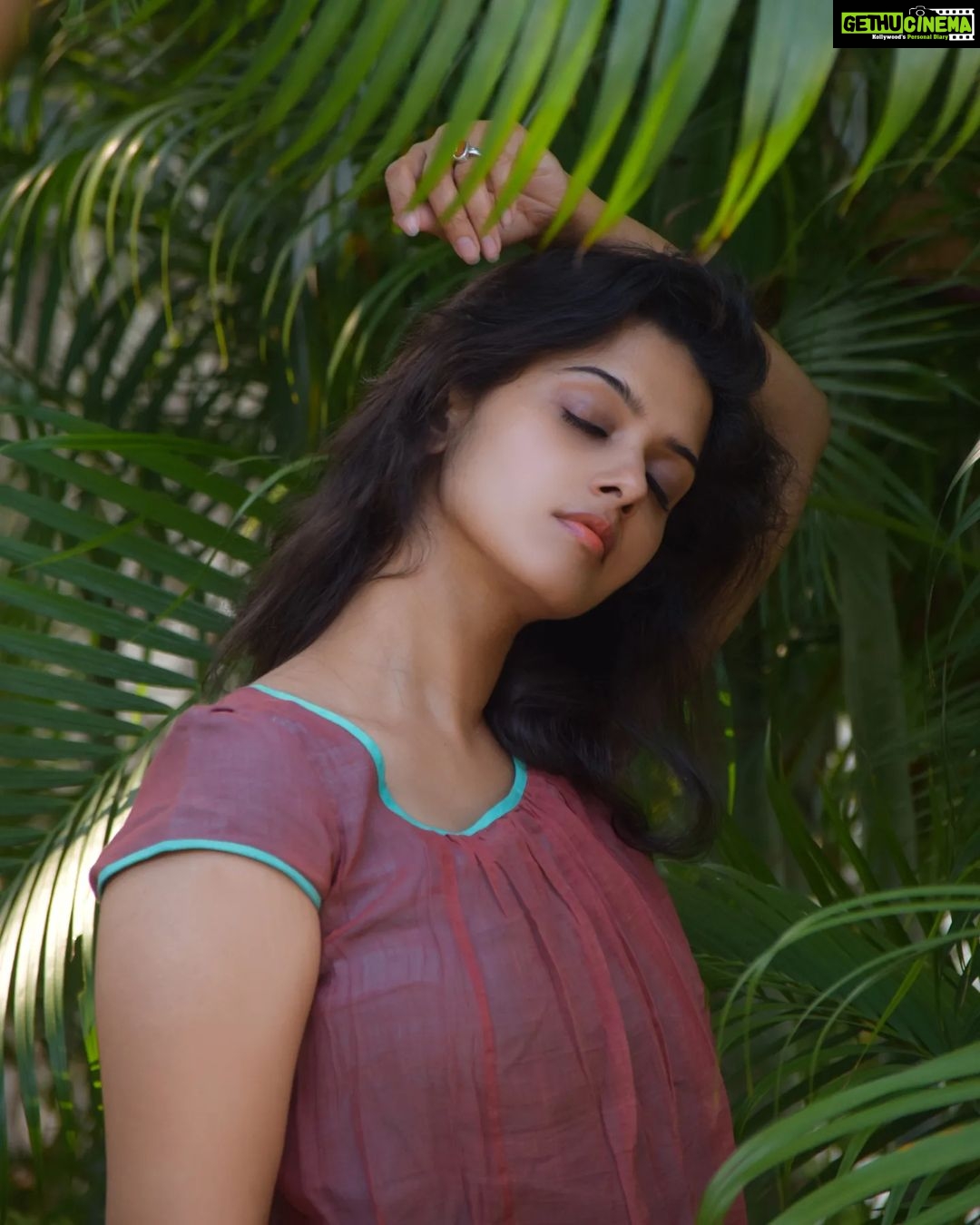 Swathishta Krishnan Instagram - Caption it 💗 . . . . .Wearing @studio_thari Styling @label_niranjani Captured by @irst_photography . . . . #photooftheday #ootd #tamilactress #actress #kollywood #teluguactress #telugu #mollywood #malluactress #malayalam #photography #photoshoot #photooftheday #instagood