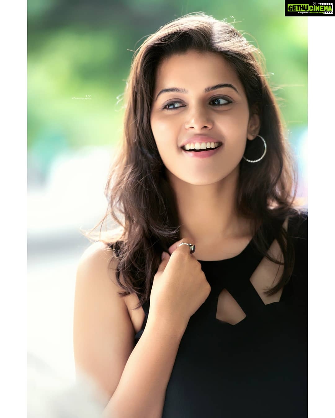 Swathishta Krishnan Instagram - Live for the moment that you can't put into words π Wearing @blendinstyle πΈ @vijayvendhan . . . . . . ..#behindwoods #behindwoodsgoldmedals #tamilactors #indiaglitztelugu #malayalamcinemas #malayalammoviesongs #mollywood #telugucinema #tamil #kollywoodmovie #jewellery #gowns #bluegown #tiktokgirls #tamilheroines #behindwoods #behindwoodsgoldmedals#malayalamsongs #malayalamcinema #malayalamsongs #malayalam #malayalamheroines #malayalammonday #kollywoodqueen #behindwoods #indiaglitzmalayalam #asianet