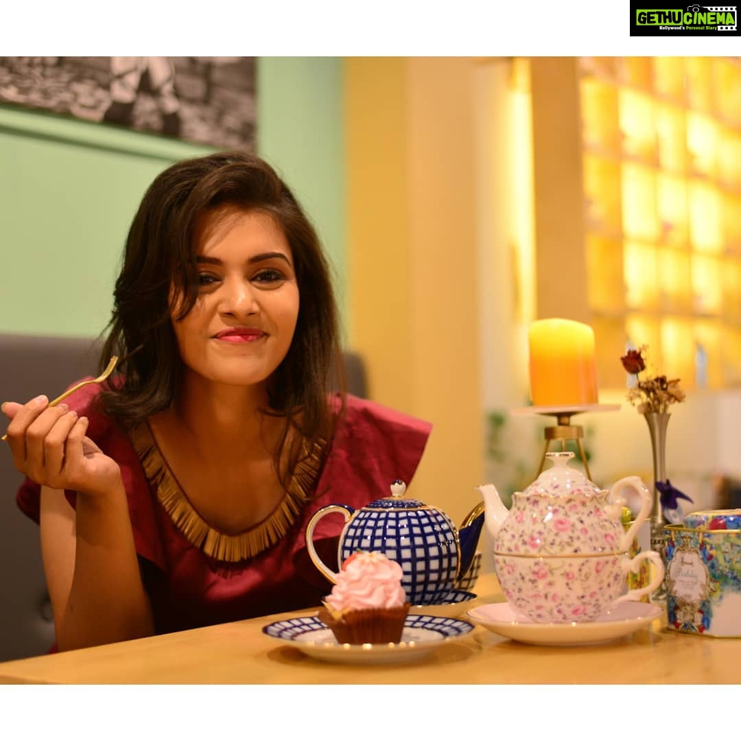 Swathishta Krishnan Instagram - Be the cupcake in the world full of muffins š Wearing @ibhuvana.store Makeover @vetrihairandmakeup Styling @stay__slay Pc @pk_views . . . ....#behindwoods #behindwoodsgoldmedals #tamilactors #indiaglitztelugu #malayalamcinemas #malayalammoviesongs #mollywood #telugucinema #tamil #kollywoodmovie #jewellery #gowns #bluegown #tiktokgirls #tamilheroines #behindwoods #behindwoodsgoldmedals#malayalamsongs #malayalamcinema #malayalamsongs #malayalam #malayalamheroines #malayalammonday #kollywoodqueen #behindwoods #indiaglitzmalayalam #asianet