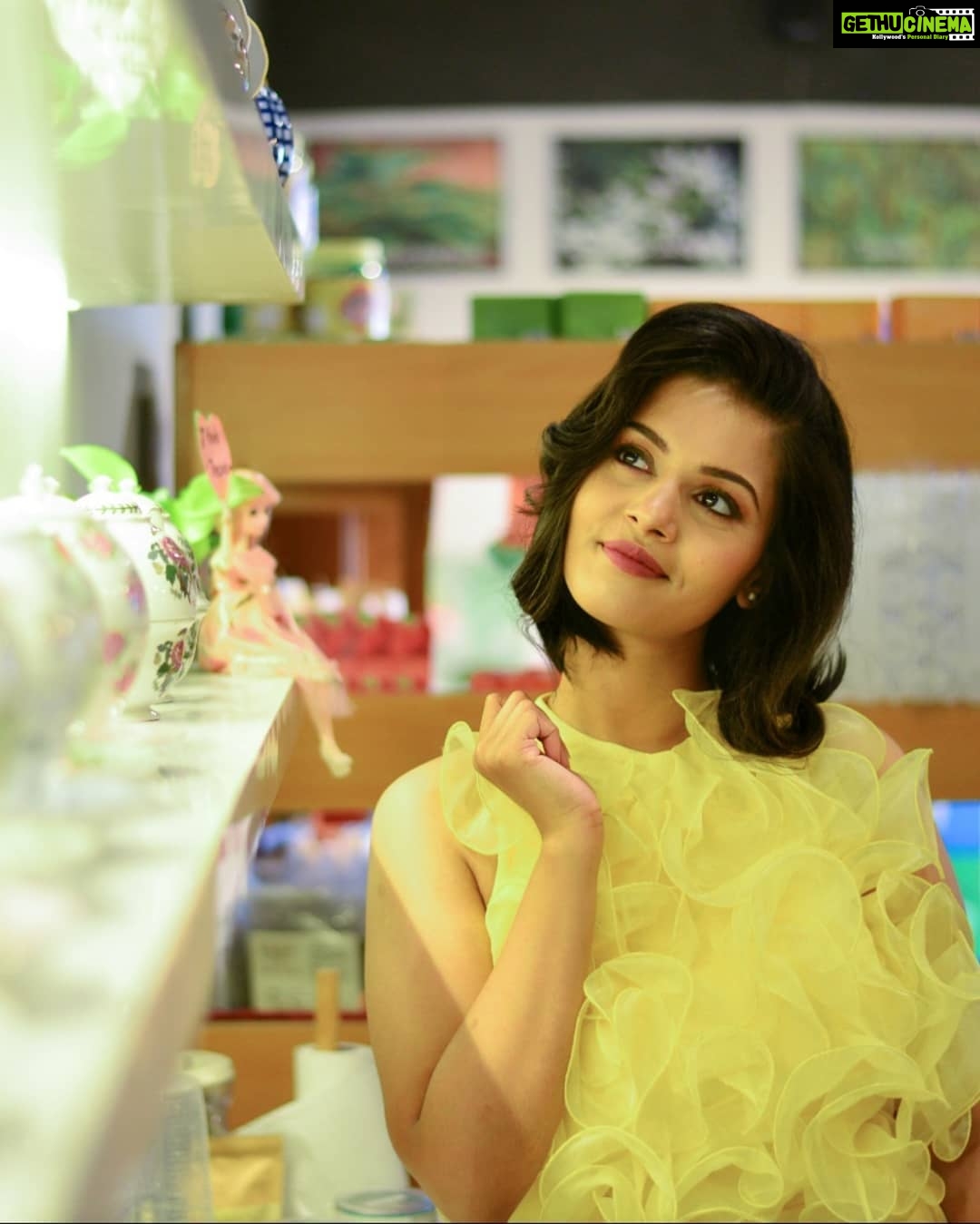 Swathishta Krishnan Instagram - Coffee on the table Sparkle in my eye Smile on my face And yeah it's Sunday oh baby 😀 All credits to my lovely team Wearing : @ibhuvana.store Makeover : @vetrihairandmakeup Styled : @stay__slay Captured by : @pk_views . . . . #telugucinematrends #ohbaby #teluguactor #malayalamactresss #tollywoodhotactress #tollywoodheroine #tamilcinemanews J Herb