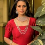 Swathishta Krishnan Instagram – Wearing @sthua_klothing 
Accessories @new_ideas_fashions 
Makeup @oasiacharles94 
Hair @hairstylebyarty 
PC @vbstudio_india 
#kollycinema #kollywoodactor #kollywoodmovie