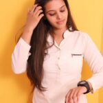 Swathishta Krishnan Instagram – Time and Tide waits for none 🕛
PC @vicky____075