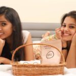 Swathishta Krishnan Instagram – Wanna go to bed with  soft and healthy skin?? Click on the link in bio 🌸 
Follow @dreamwella_official
.
.
.
.
.
#eveningskincare #fashionista #fashionblogger
#beautyvideos #lifestyle #lifehacks #dreamwella #pink #lifestlye #summerskincare
#summerhairgoals #girlsquad