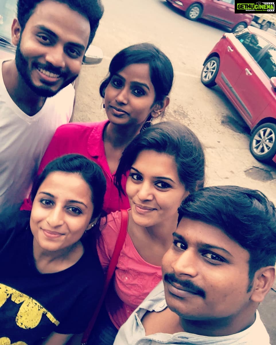 Swathishta Krishnan Instagram - Happy birthday @manoj_kumar_0706 May God bless you for all ur dreams to come true 😊 @swathirao2257 @athigna @samuel_sanjay #birthdaybunch #friendsshipgoals #bffs #celebratelife
