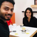 Swathishta Krishnan Instagram – When coffee addicts catch up 😁 
#postbirthdaymeet #coffeeforever 
PS : can’t forget the puma ball 😂 
@samuel_sanjay @manoj_kumar_0706 
@athigna