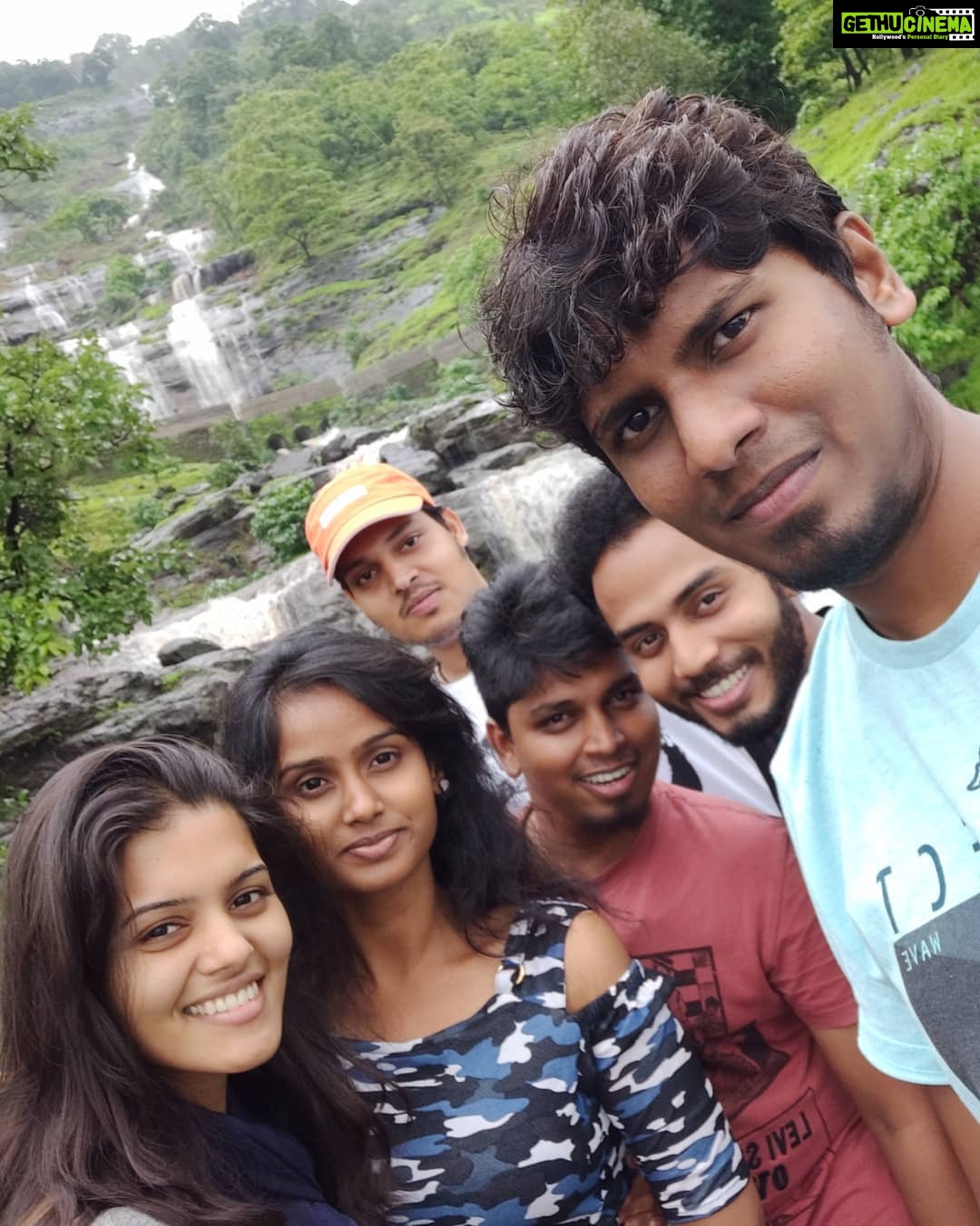 Swathishta Krishnan Instagram - On our way to Matheran 💚 our nature is indeed the best gift from the almighty 😊 #vacation #Mumbai #matheran #makingmemories Matheran Hill Station