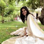 Swathishta Krishnan Instagram - Flaunt❤ @swathirao2257 @subis508 #whitesaree #celebratelife #chennaiponnu
