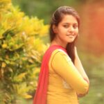 Swathishta Krishnan Instagram - The only time you should look back and smile is to see how far you have come.❤ #devaladiaries #throwbacksunday #yellowlove #mothernature #memorablevacation