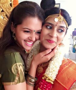 Swathishta Krishnan Instagram - The joy in our faces says it all❤❤ Happy married life sithu ma 😘😘😘 #happytears #vbthebest😊